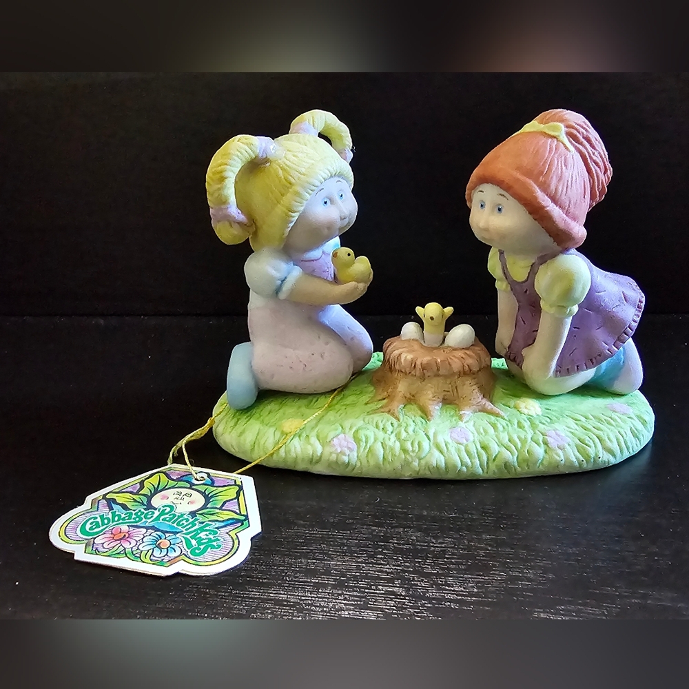 Cabbage Patch Discovering New Life 1984 Figurine*